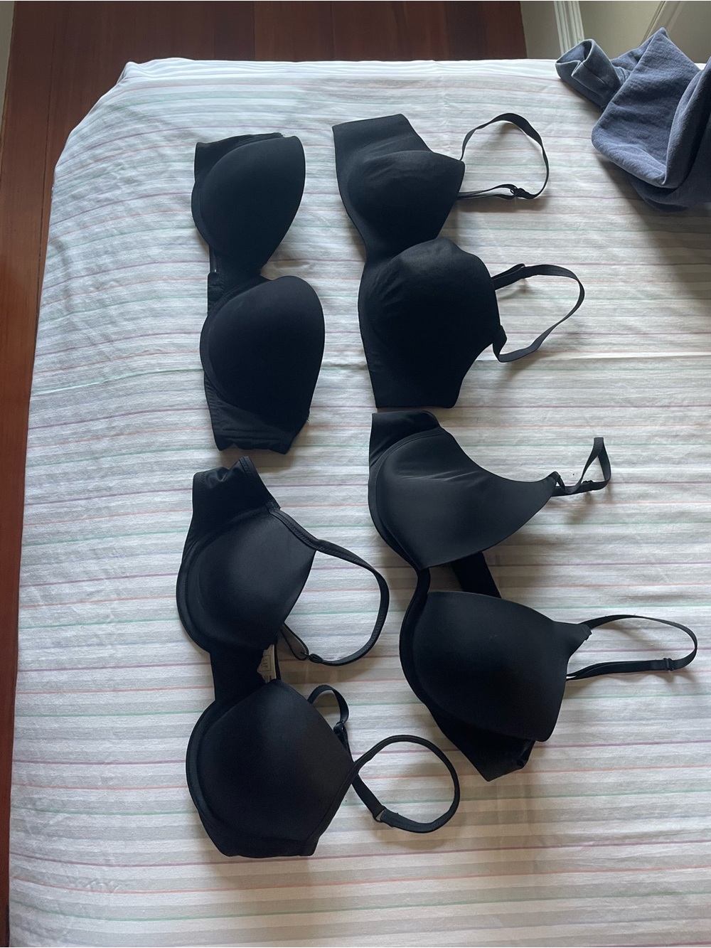 GapBody 4 Black Bras - size 34B